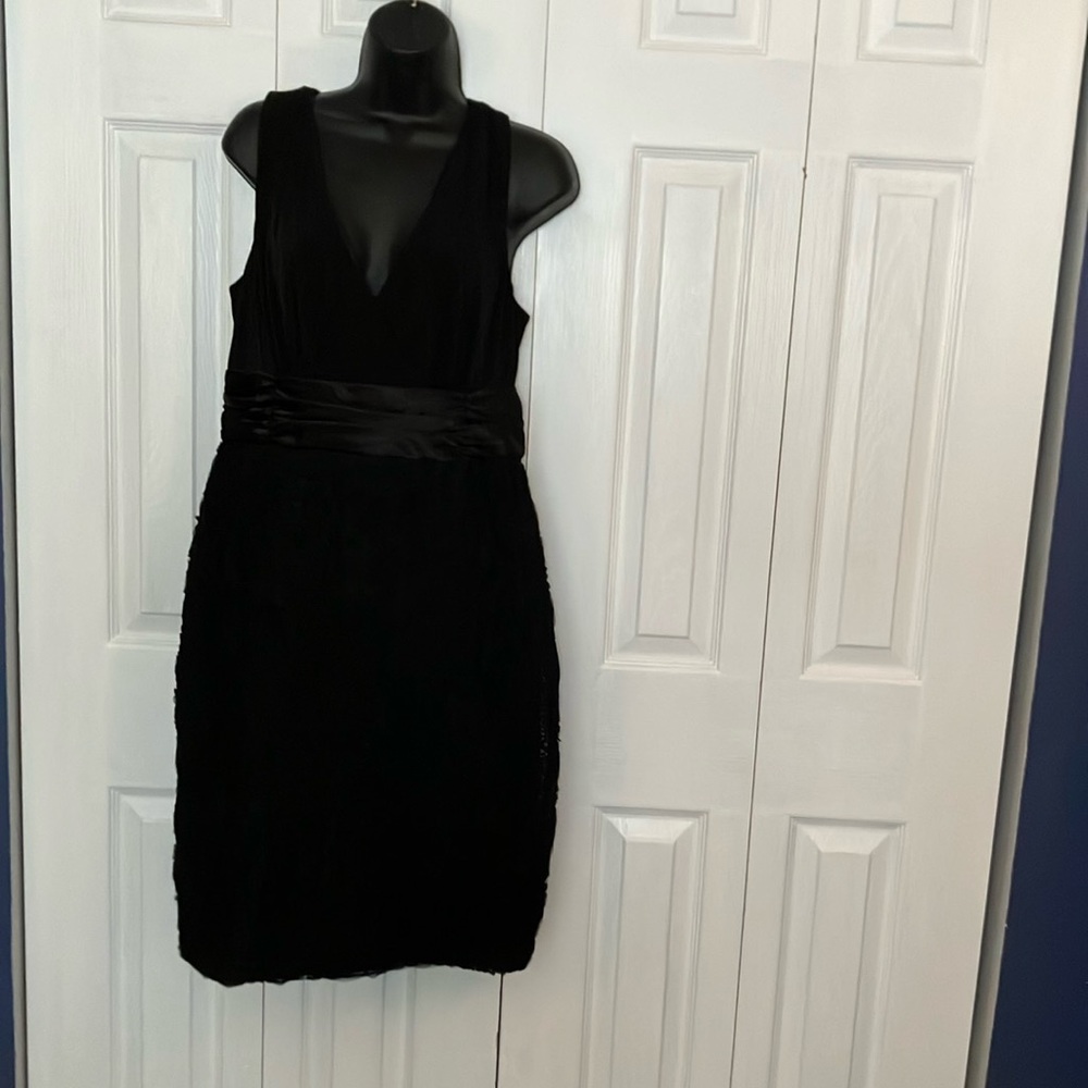 Elegant Black Sleeveless Dress